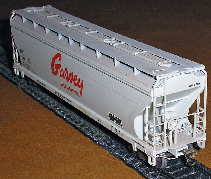 [Garvey Elevators ACF Centerflow 3-bay Covered Hopper]